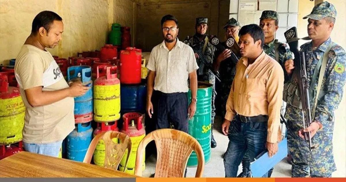 সিরাজগঞ্জে দুই ব্যবসায়ীকে জরিমানা