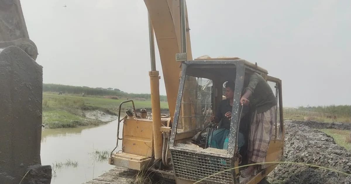 ফসলরক্ষার বাঁধ নির্মাণের সময় কৃষকদের ওপর হামলা, তিনজন আহত