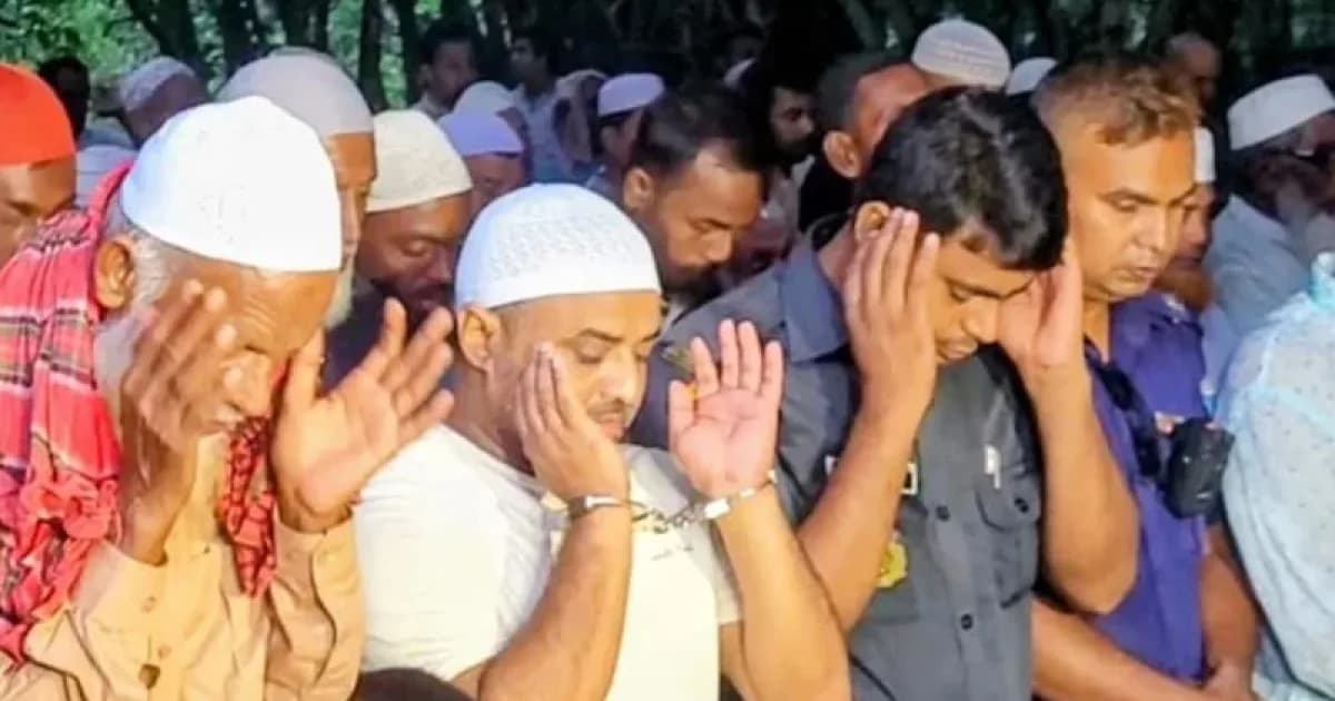 হাতকড়া পরে মায়ের জানাজায় আ.লীগ নেতা
