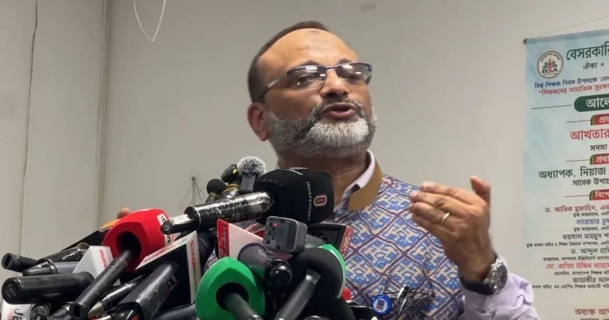 রাজনৈতিক লোকজন আমার সঙ্গে আসুক, তাঁর পেছনে যাব না: ঢাবির সাবেক উপাচার্য
