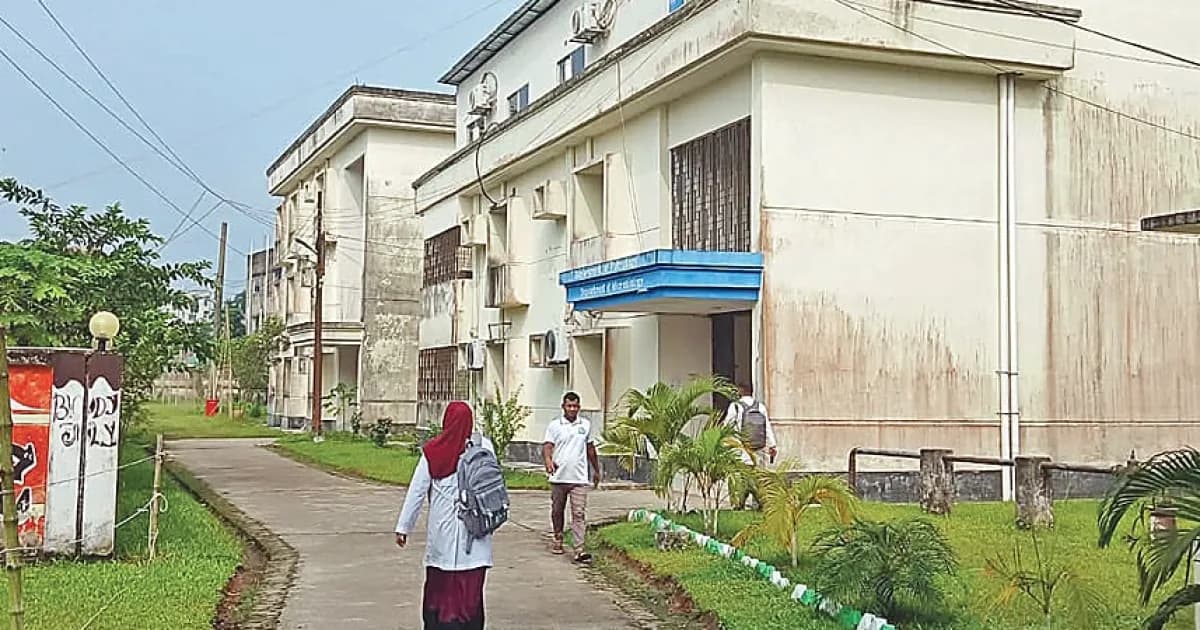 এত সংকটে সরকারি ১৬ মেডিকেল কলেজ, তবু আসছে আরও
