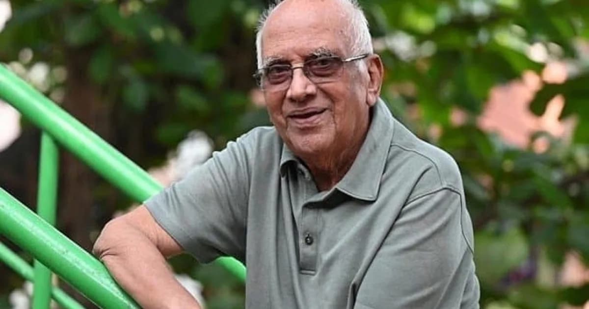 চলে গেলেন ‘পুষ্পক বিমানম’ নির্মাতা