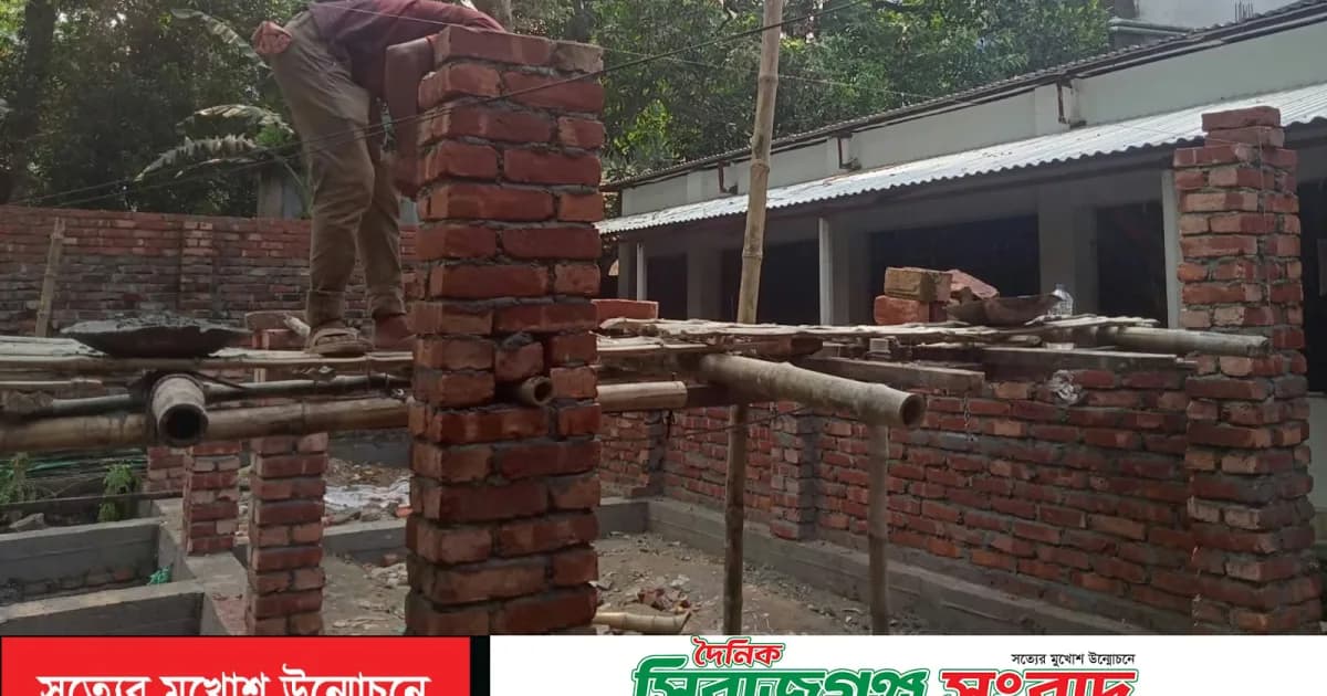 শাহজাদপুরে কোটি টাকার সরকারি খাস জমি দখল করে নির্মাণকাজ, সরঞ্জাম জব্দ