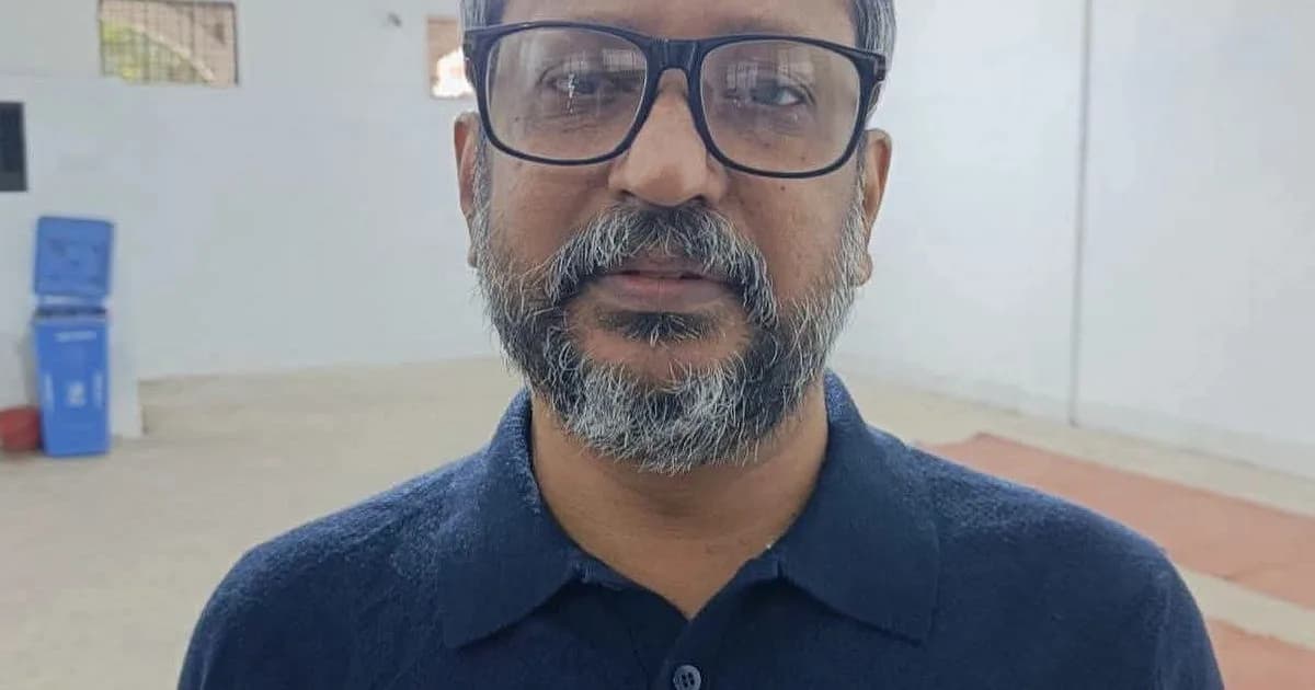 নিজের বাড়ি থেকে পঞ্চগড়-১ আসনের সাবেক সংসদ সদস্য নাঈমুজ্জামানকে গ্রেপ্তার