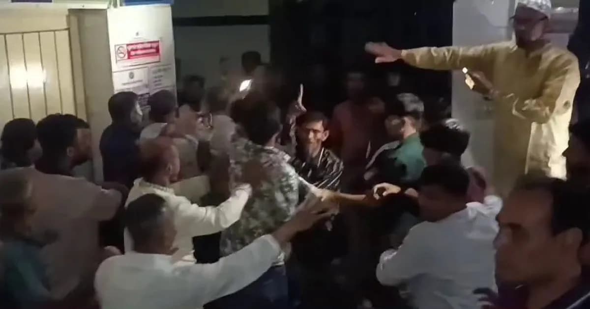 নোয়াখালীতে হামের উপসর্গ নিয়ে শিশুর মৃত্যুর পর হাসপাতাল ভাঙচুর