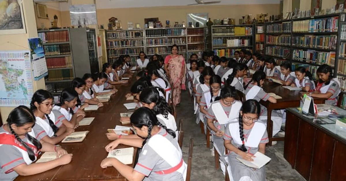 হলিক্রস স্কুলে ২০২৭ সালে দিবা শাখায় ষষ্ঠ শ্রেণিতে ভর্তি, প্রার্থী বাছাই ১৩ নভেম্বর