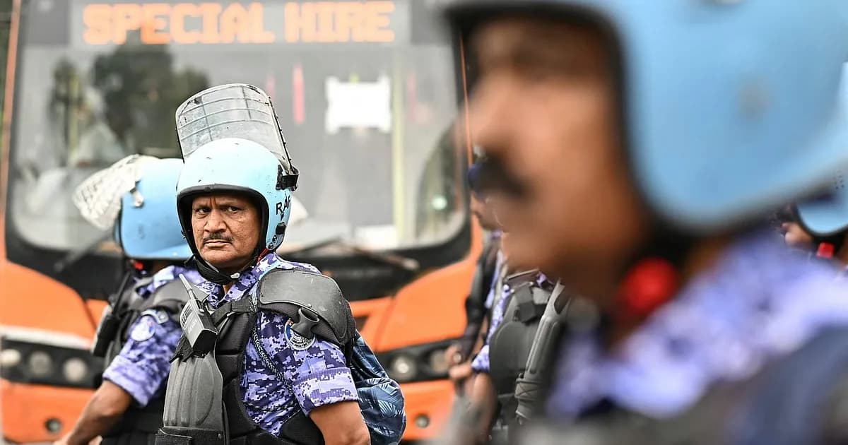 কড়া নিরাপত্তায় থমকে আছে দিল্লি