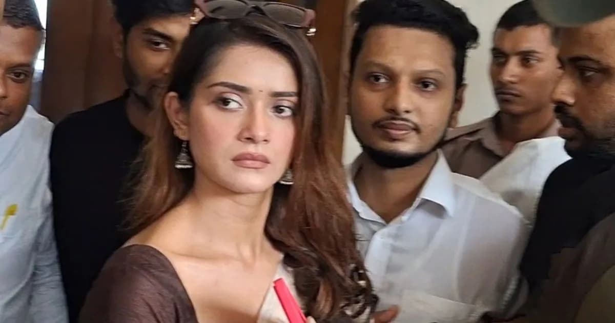 অল্পের জন্য রক্ষা পেলেন তানজিন তিশা
