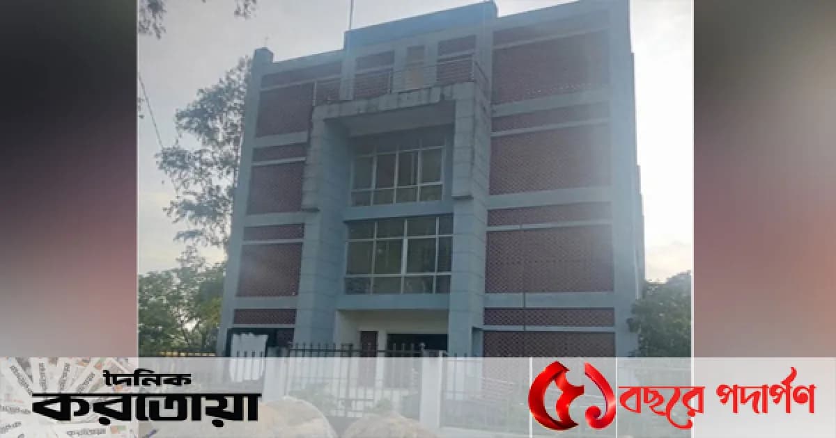 সিরাজগঞ্জের তাড়াশে ৩ কোটি টাকা ব্যয়ে নির্মিত মুক্তিযোদ্ধা ভবনটি অকার্যকর