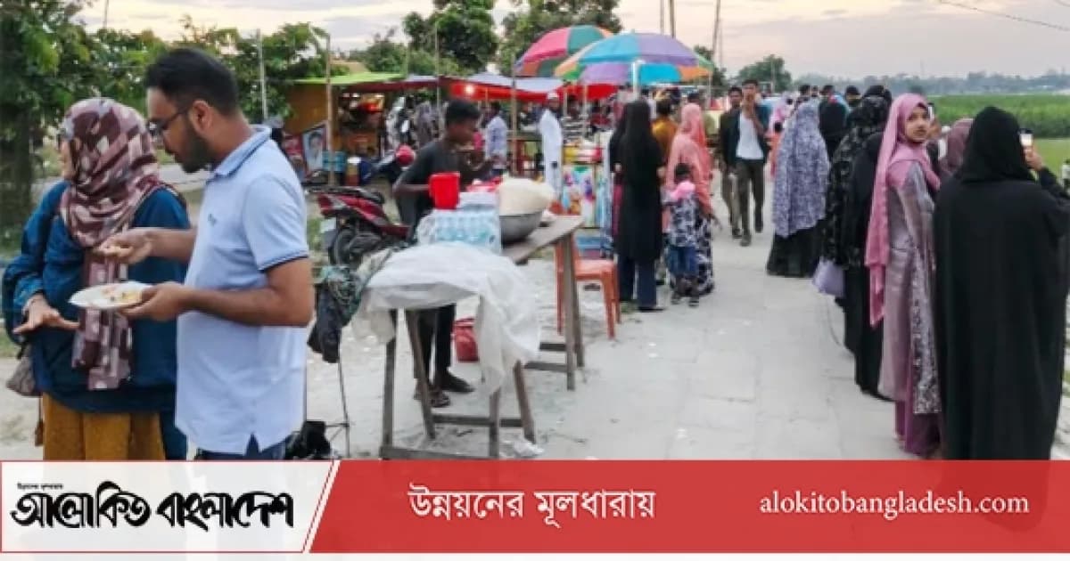 সিরাজগঞ্জের চায়না বাঁধে শিক্ষার্থীরা, সতর্ক করে ফেরাচ্ছে পুলিশ