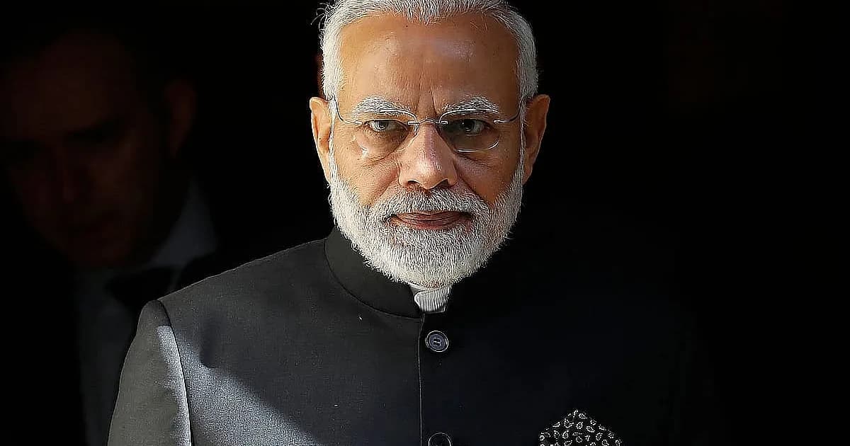 নিজের পাতা ফাঁদে নিজেই পড়ল মোদি সরকার
