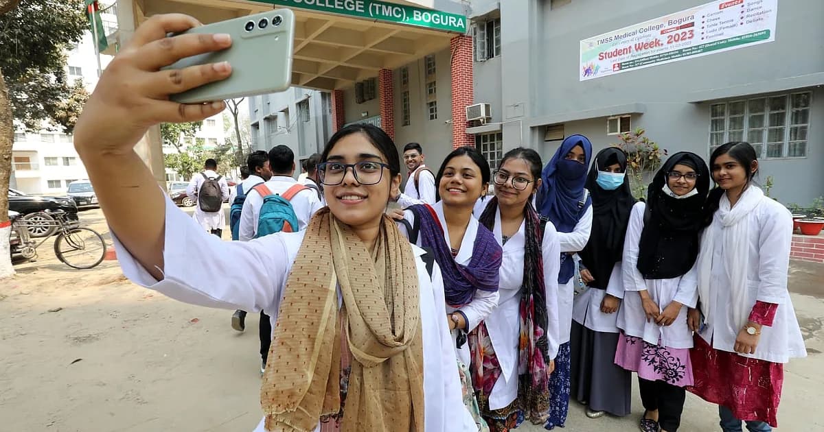 চিকিৎসাশিক্ষায় ৬৩ শতাংশই ছাত্রী, ডেন্টাল ও নার্সিংয়েও এগিয়ে