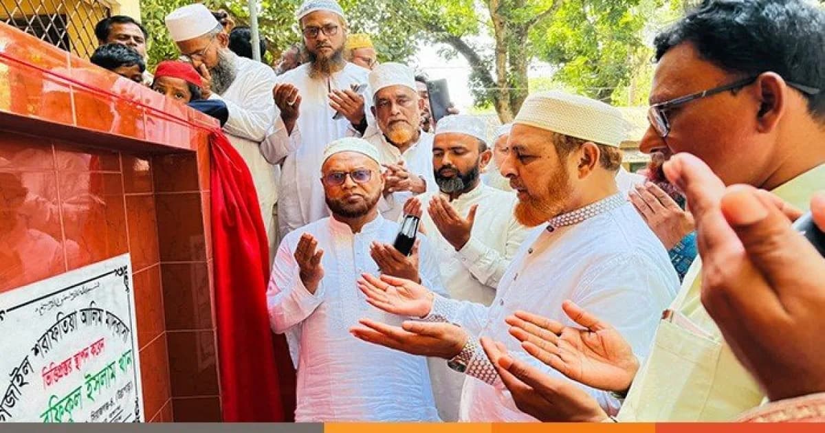 সিরাজগঞ্জের উল্লাপাড়ায় মাদরাসার চারতলা ভবনের ভিত্তিপ্রস্তর স্থাপন করলেন এমপি