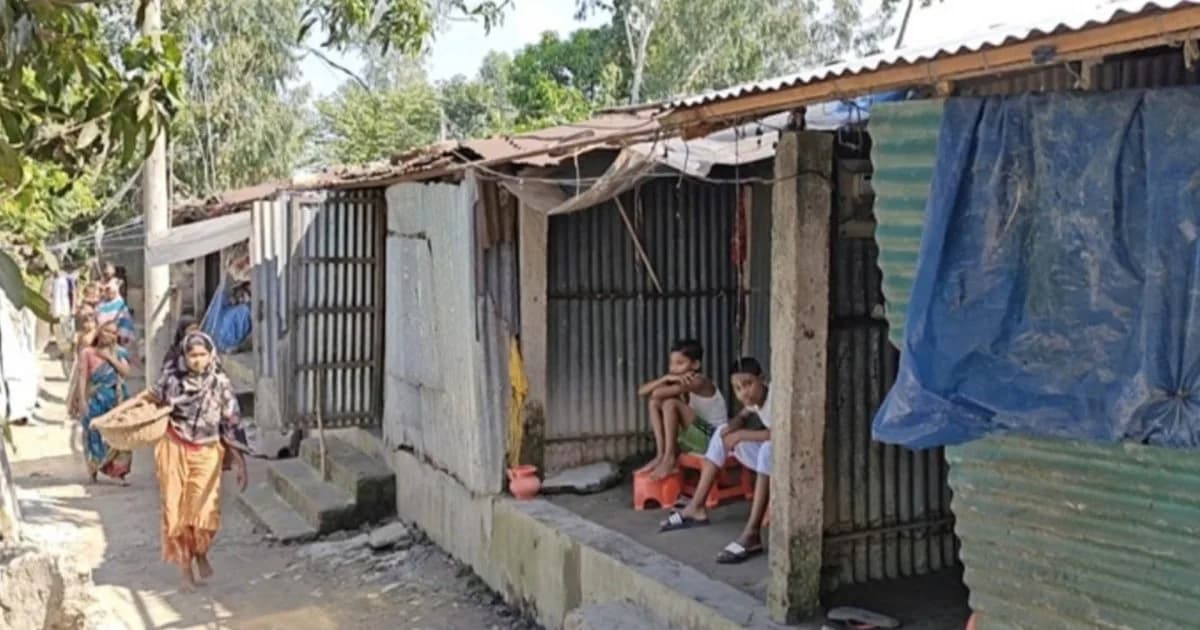 আশ্রয়ণ প্রকল্পের ছয়টি ঘর অন্যদের দখলে, সরিয়ে দিলো প্রশাসন