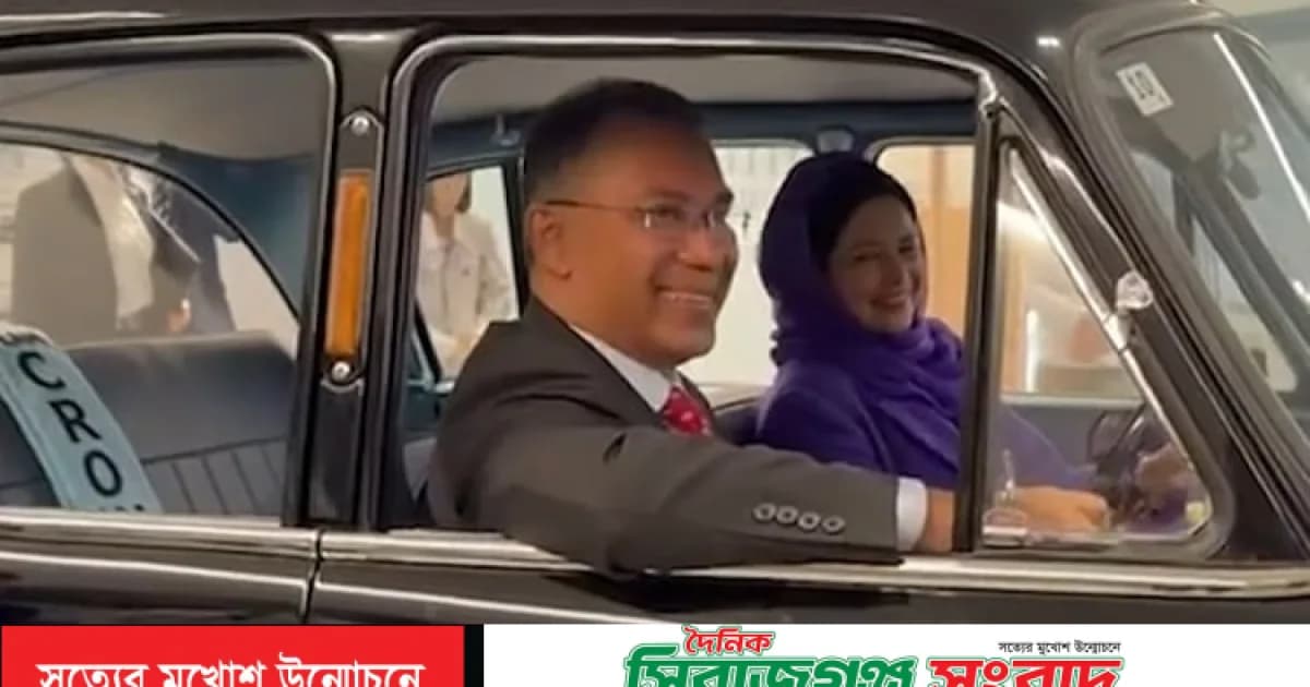 টয়োটার প্রথম প্রাইভেটকারে উঠলেন প্রধানমন্ত্রী