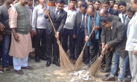 স্বচ্ছ শাহজাদপুর গড়তে মেয়র হালিমুল হক মিরুর মাস ব্যাপী পরিচ্ছন্নতা অভিযান